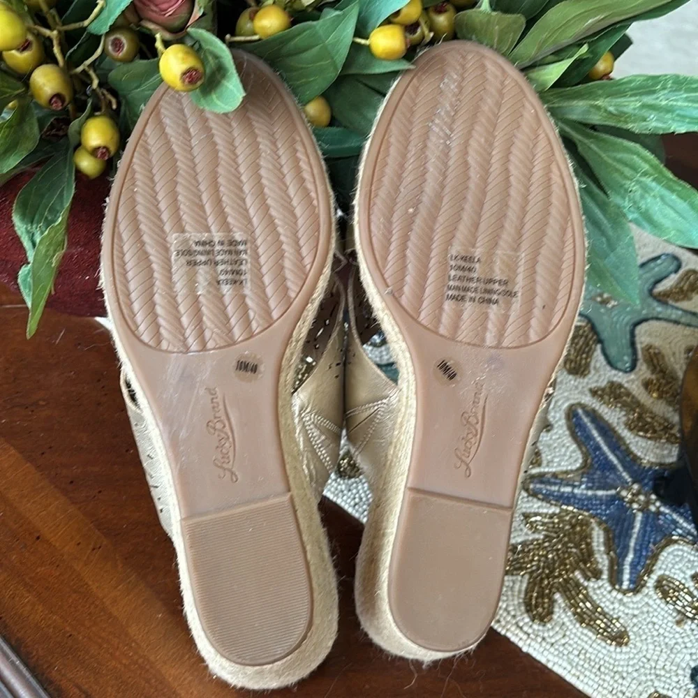 Brand New Lucky Brand Keela Genuine Leather Metallic Gold Tone Laser Cut Sandals